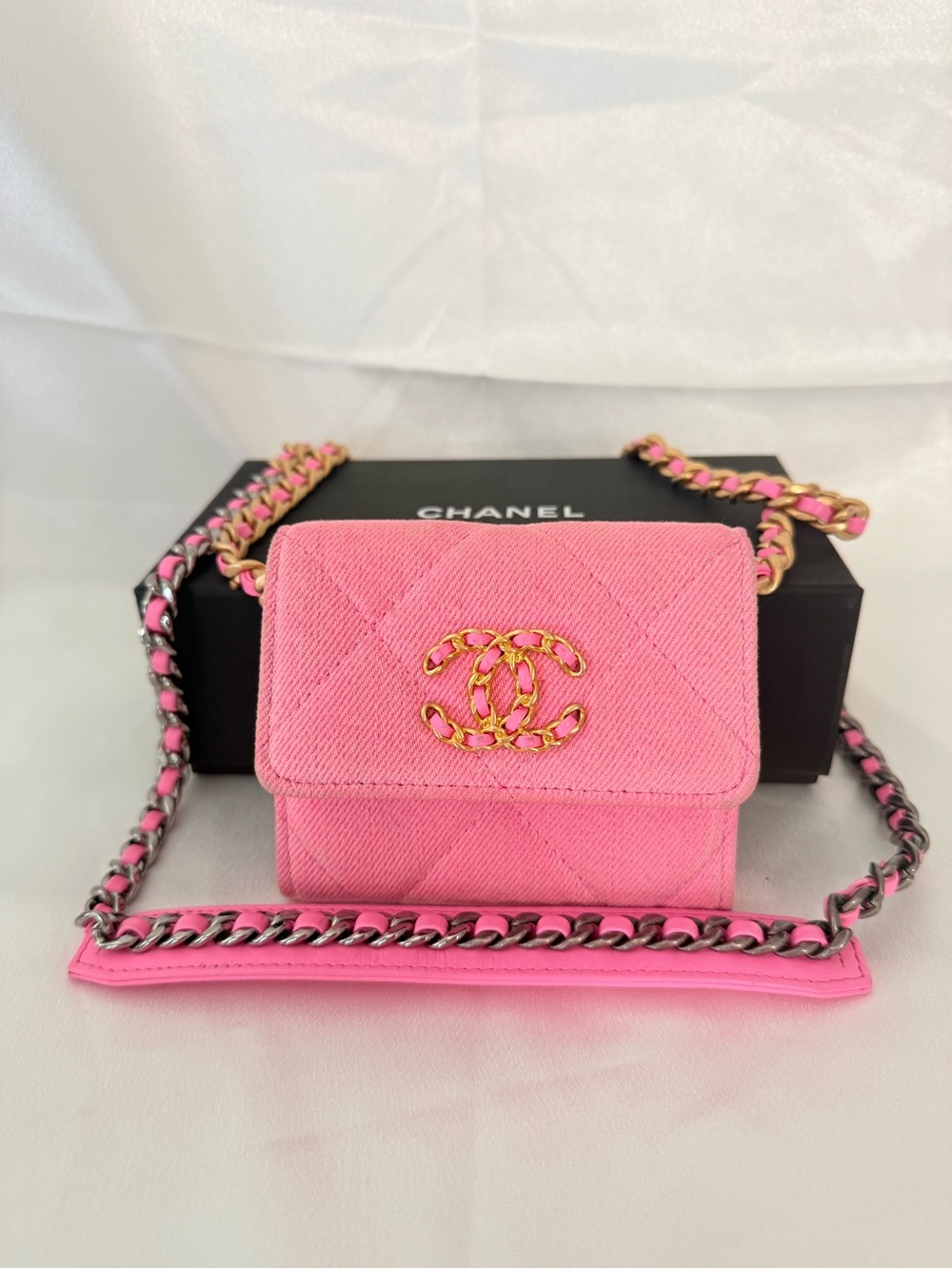 Chanel 19 Flap Pink Coin Purse With Chain Quilted Denim